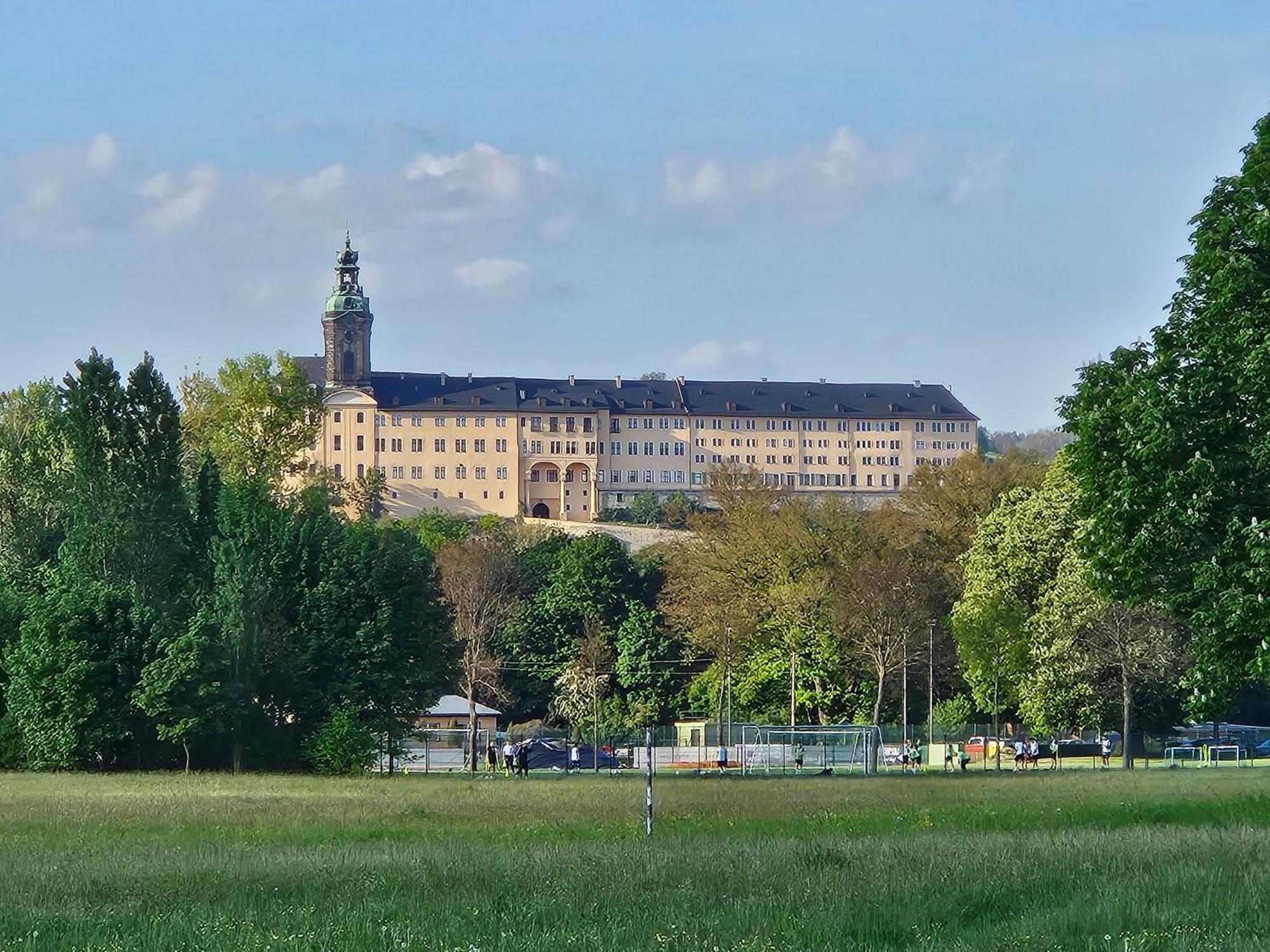 Apartments Am Saalebogen Mit Gartenterrasse, Grillkamin, Freie Parkplaetze Rudolstadt Extérieur photo